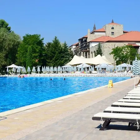 Pravets Resort Apartments דירה