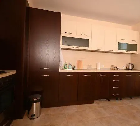 Апартаменты Pravets Resort Apartments