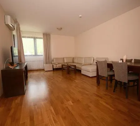 Апартаменты Pravets Resort Apartments