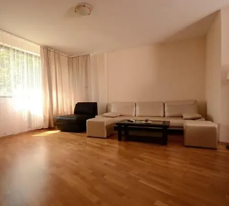 アパート Pravets Resort Apartments *